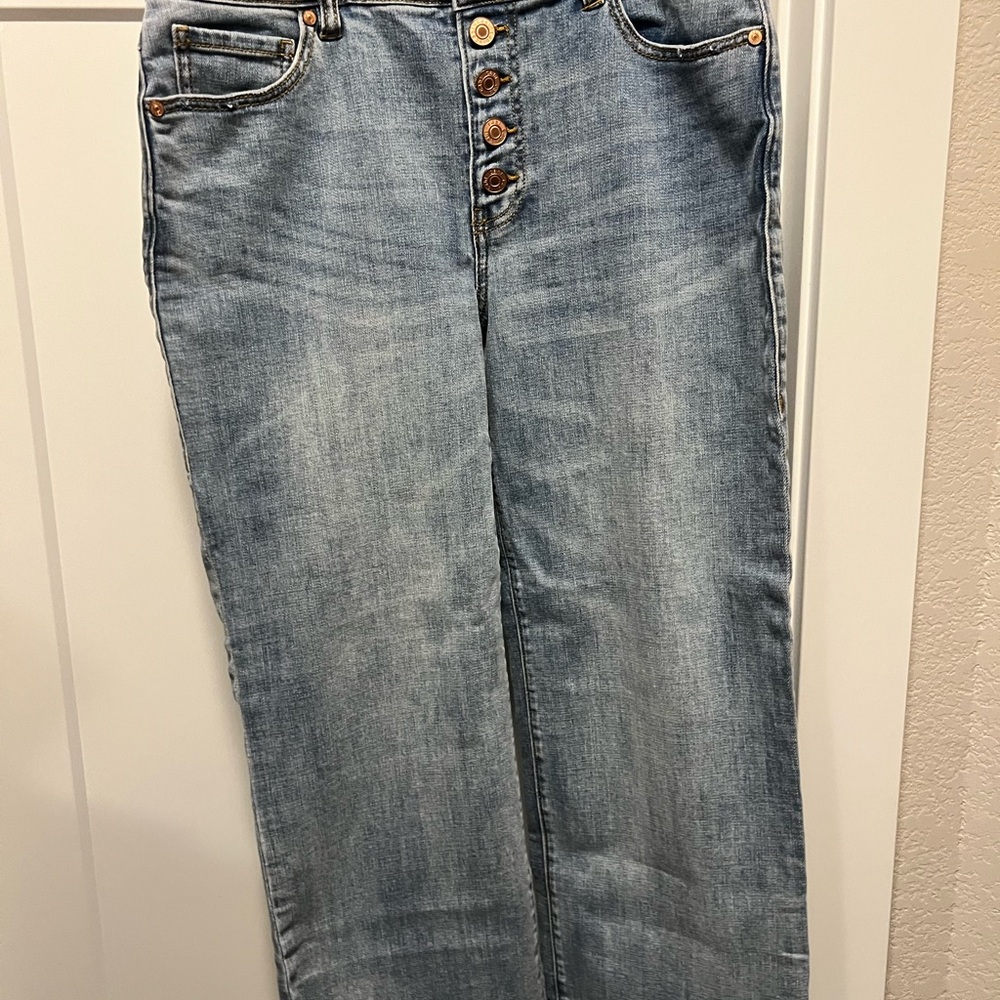 CAbi Palm Beach Crop Jeans - Picture 2 of 4